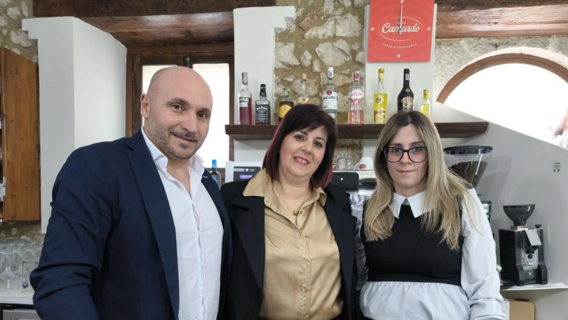 Montaquila: inaugurato il Belvedere Caffe’. Si avvera il sogno di Stefania Forte. Il locale punta ad essere punto attivo della vita sociale del paese. GUARDA IL SERVIZIO.